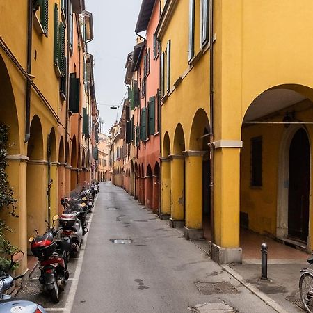 Апартаменты Sotto I Portici Di Болонья Экстерьер фото